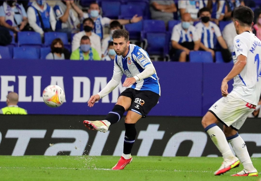 Adrián Embarba, un extremo de categoría.