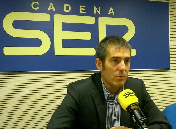 Fernando Clavijo en el estudio de Radio Club Tenerife