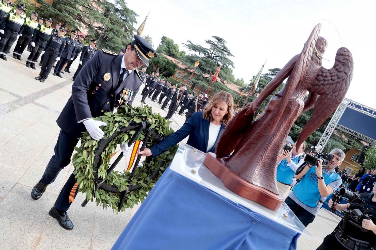 València reconoce la labor “entregada” de los agentes de la Policía Local durante la DANA