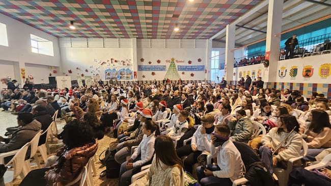 Vista general de la Caseta Municipal de Bedmar, donde se celebraba el %! Certamen Comarcal de Villancicos de Sierra Mágina