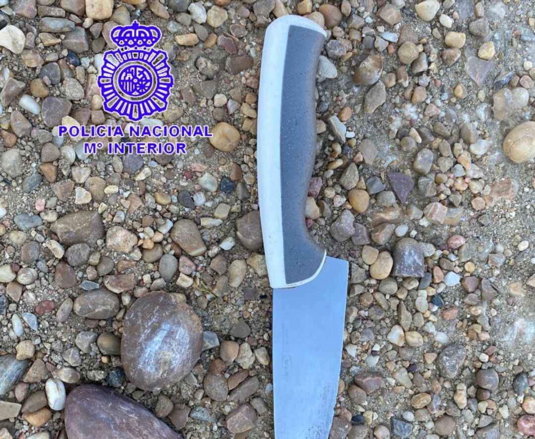 El delincuente utilizó este cuchillo para llevar a cabo los atracos