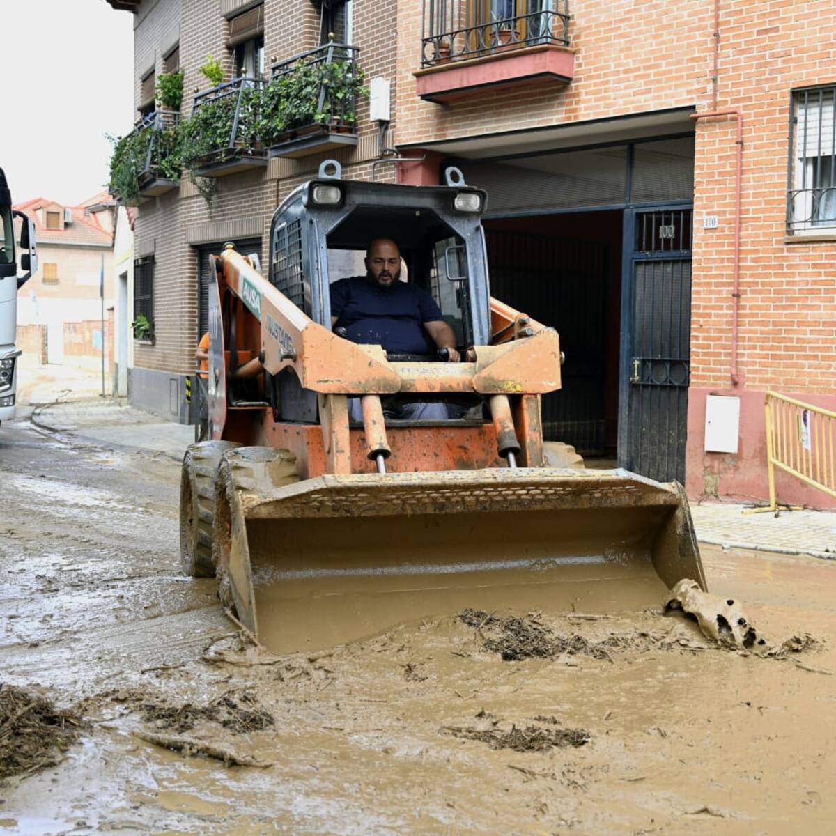 La lluvia causa inundaciones en Algete de viviendas “que lo han perdido todo”