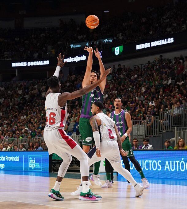 Partido homenaje a la carrera deportiva de Carlos Suárez/ Unicaja Photo Press