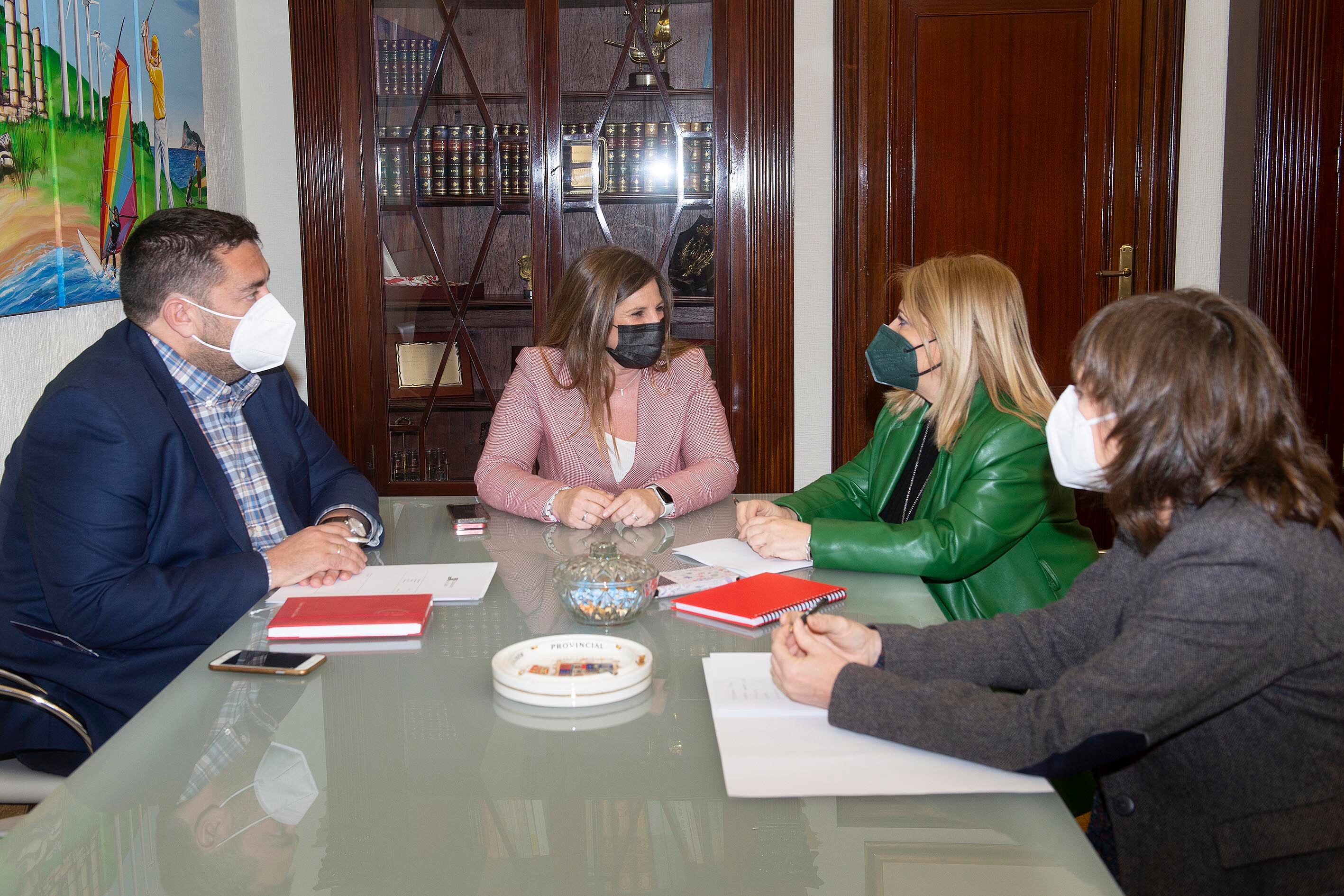 Irene García y Mamen Sánchez durante el encuentro