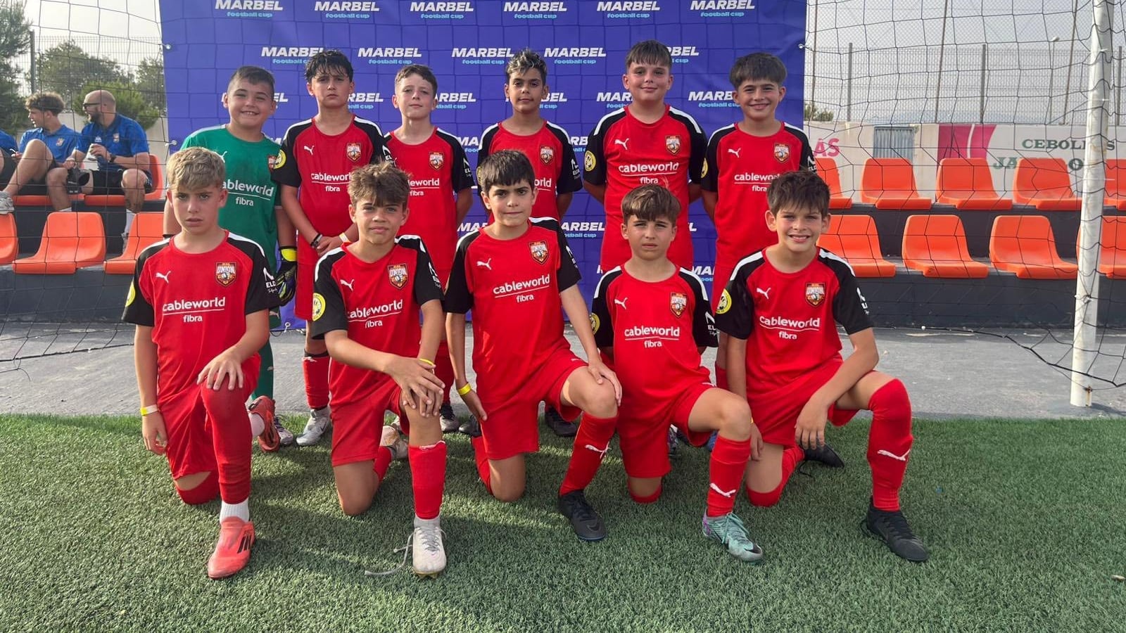 El alevín E del Elda Unión levantó el trofeo en la Marbel Cup