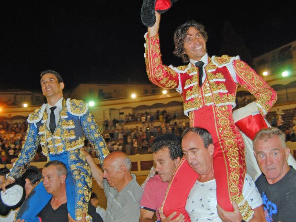 Curro Díaz y Manzanares abren la puerta grande