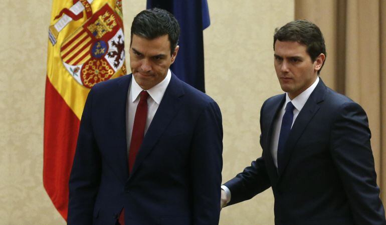 Los líderes del PSOE, Pedro Sánchez, y de Ciudadanos, Albert Rivera.