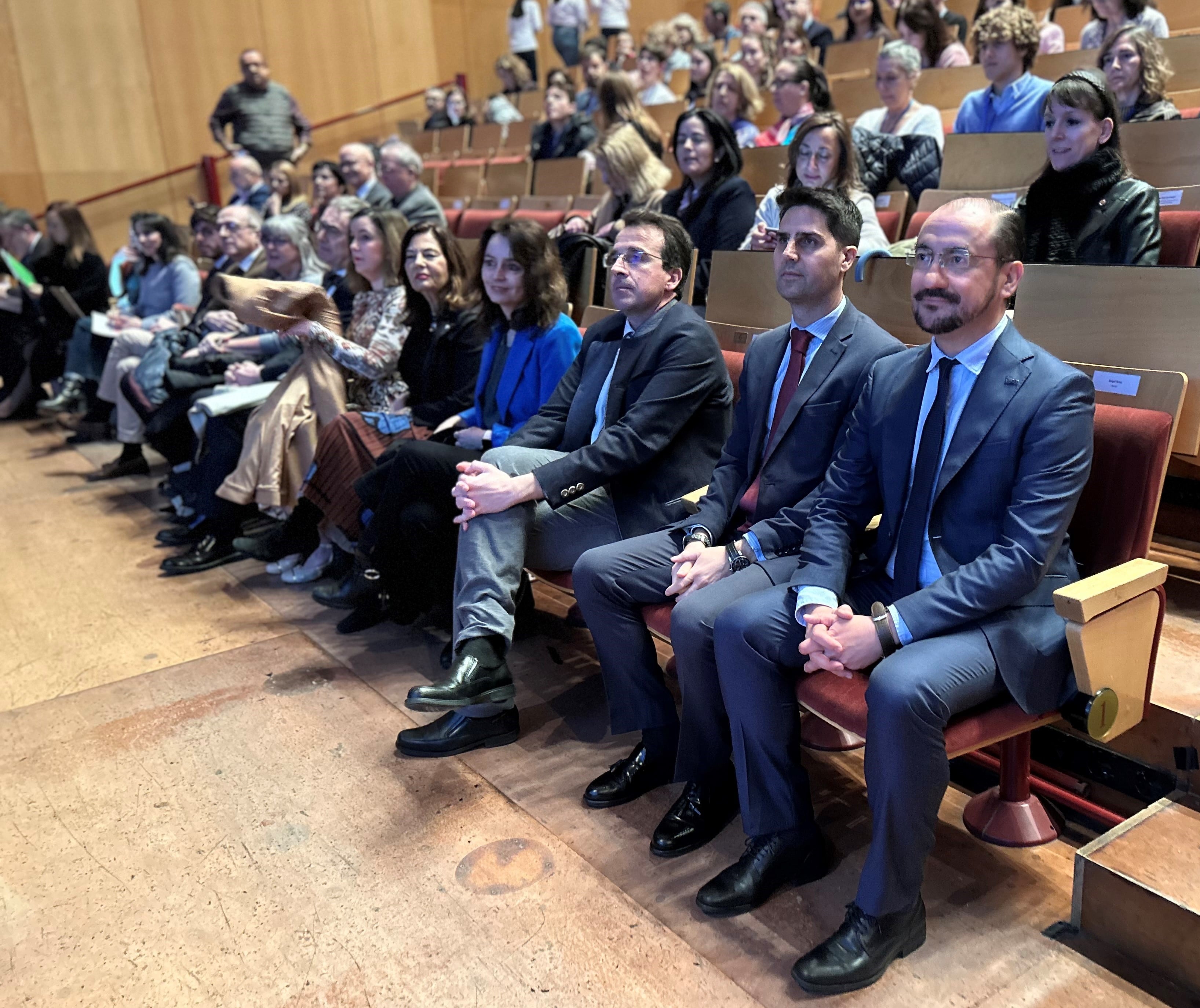 El rector de la UC3M, Ángel Arias, en primer término, acompañado por el consejero de Educación, Emilio Viciana, y el alcalde de Leganés, Miguel Ángel Recuenco, en el I Congreso de Bachillerato de Excelencia