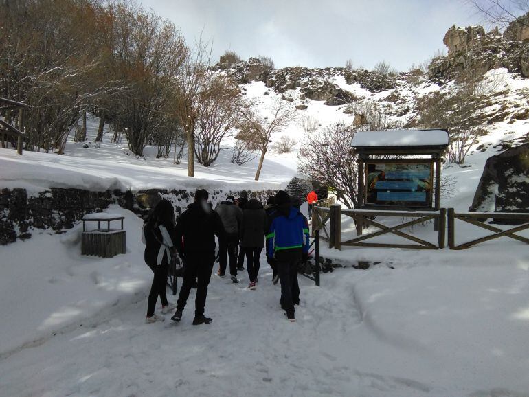 Entrada a la cueva de Valporquero el pasado fin de semana