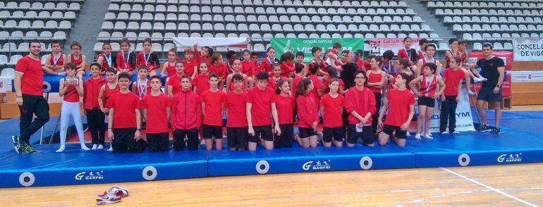 Equipo del Pabellón en As Travesas, en el Campeonato Gallego de Trampolín