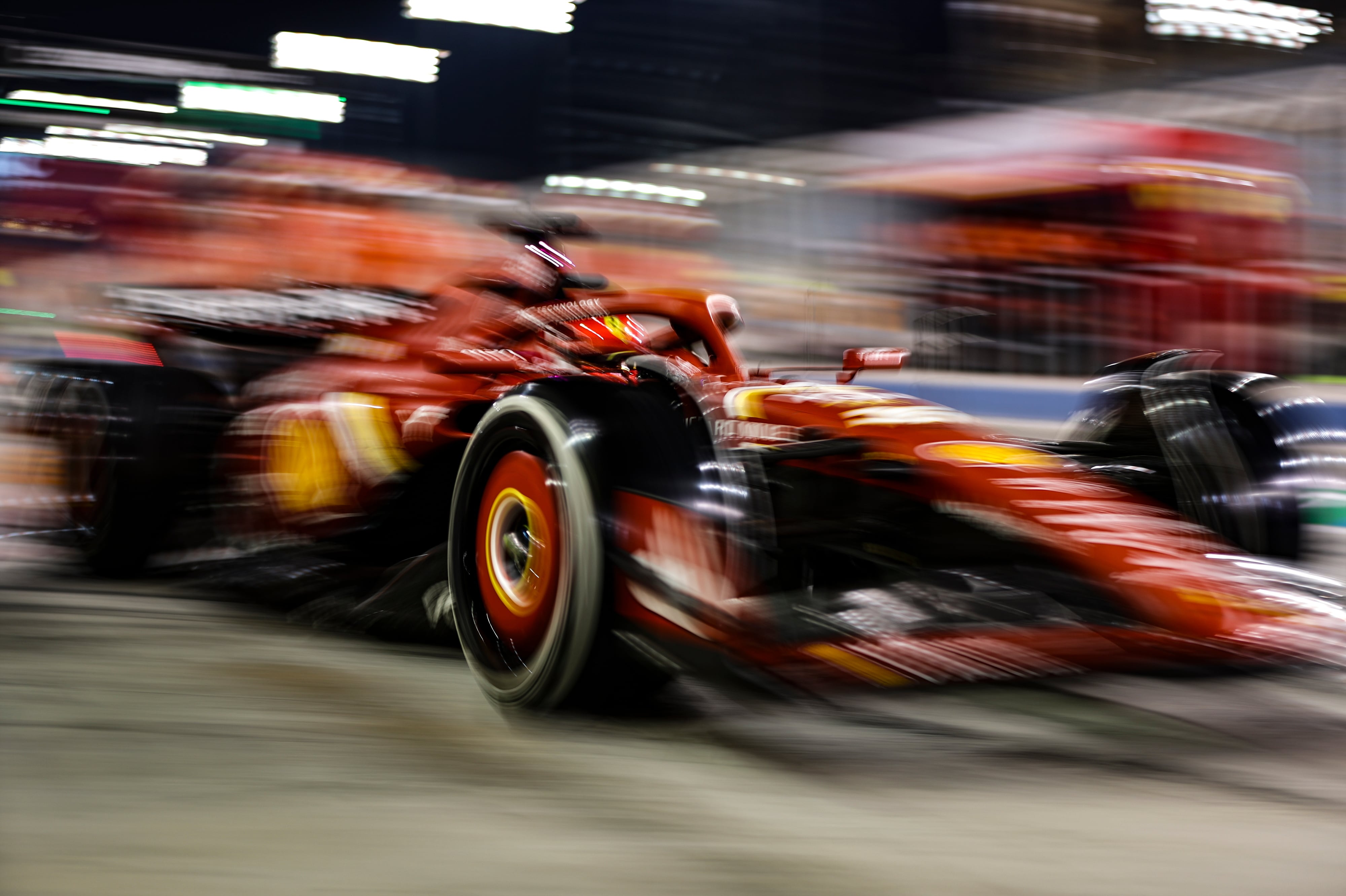 Leclerc avisa a Max Verstappen y lidera la última jornada de test de pretemporada. EFE/EPA/ALI HAIDER