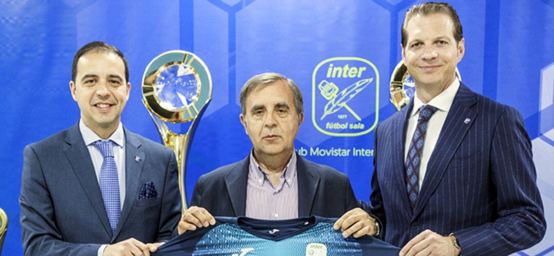 Firma del convenio entre Inter Movistar y Academia Alcobendas Futsal