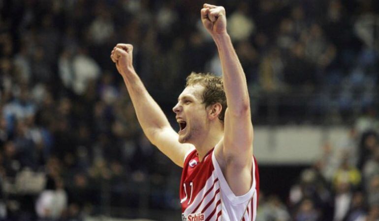Laboral Kutxa anunció el fichaje de Blazic antes de enfrentarse al GBC en pretemporada.