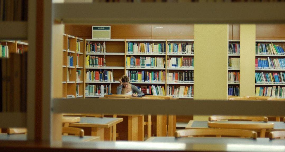 Los servicios que presta la biblioteca general del campus de Cuenca están más orientados a las comunidad universitaria.