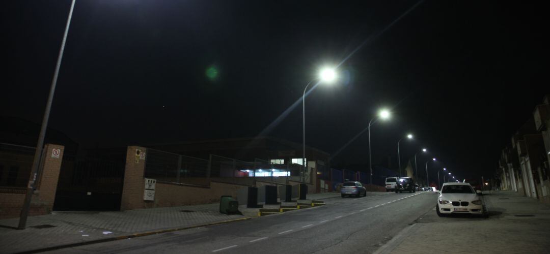 Nueva iluminación LED en la calle Fuentesaúco de Fuenlabrada.