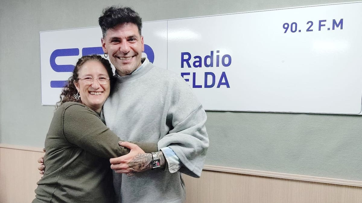 Momentos con Lola y Áles en el programa Hoy por Hoy Elda Vinalopó.