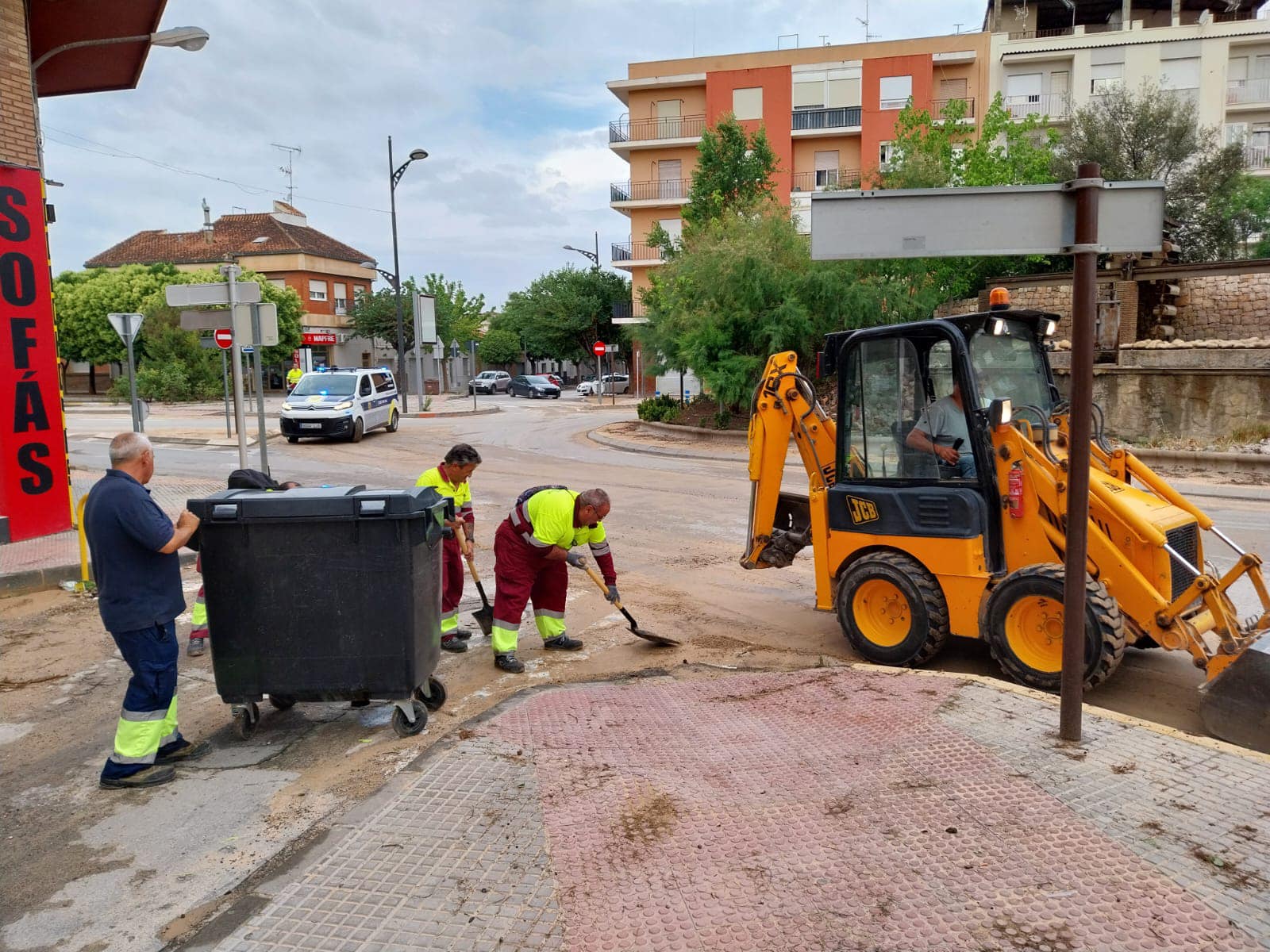 Trabajos de limpieza tras la lluvia en Villena