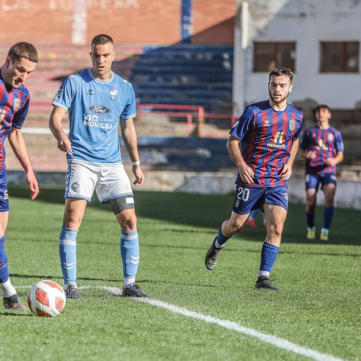 El Eldense B gana al Independiente Alicante y alimenta sus opciones de permanencia (2-1)