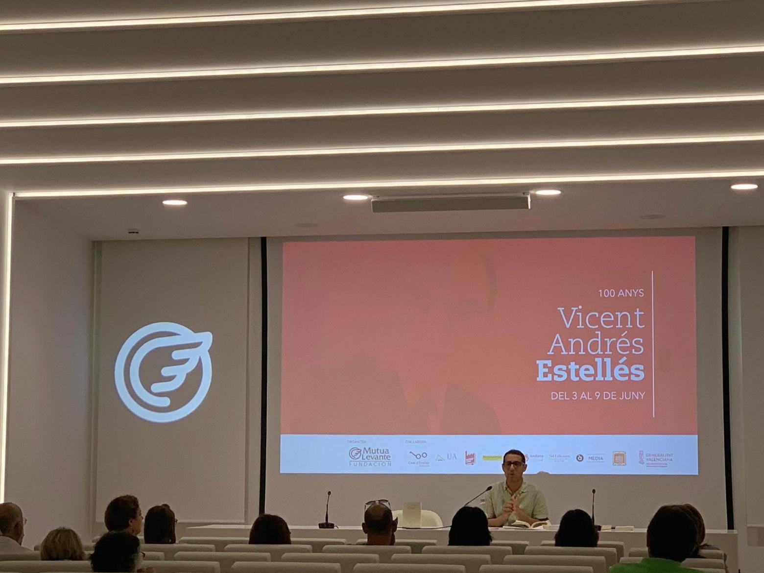 Una de les activitats celebrades a Fundación Mutua Levante amb motiu de la setmana cultural dedicada a Vicent Andrés Estellés.