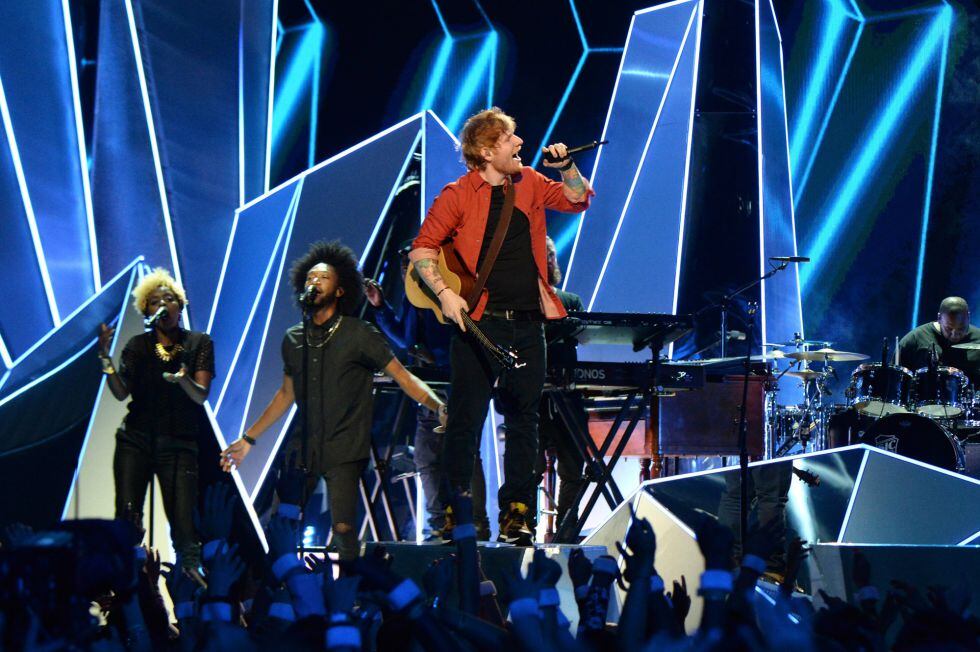 Ed Sheeran y Lil Uzi Vert durante su actuación en los MTV Video Music Awards 2017 in Inglewood, California.