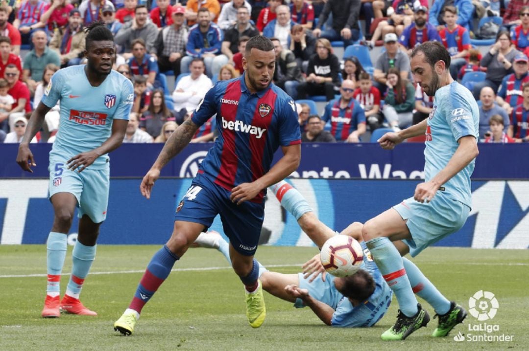 Rubén Vezo ante el Atlético de Madrid