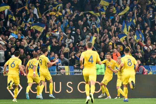 La afición ucraniana, volcada con las celebraciones de su selección