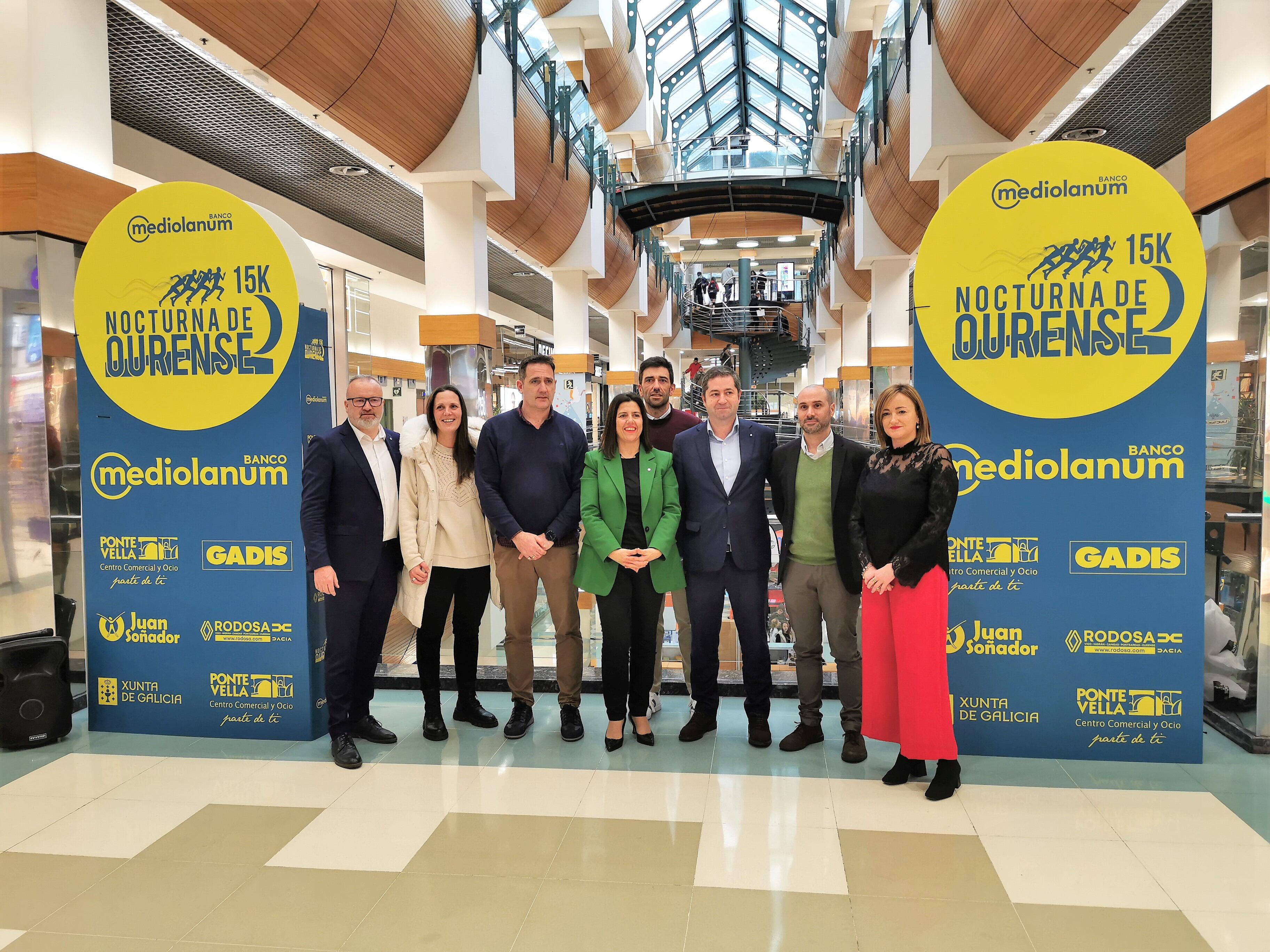 Las terrazas de Ponte Vella grandes protagonistas de la carrera nocturna de Ourense