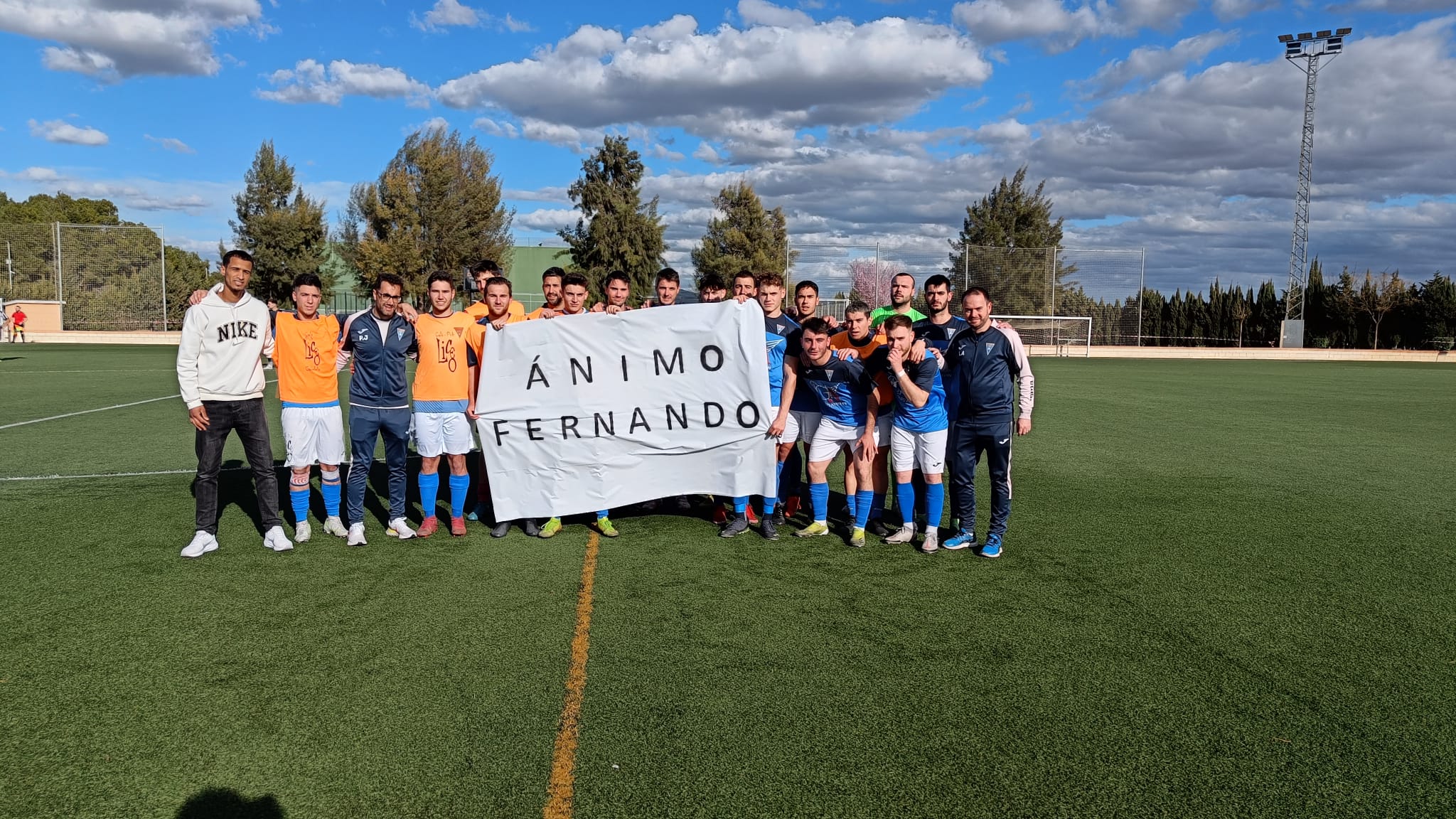 Pancarta en apoyo a Fernando