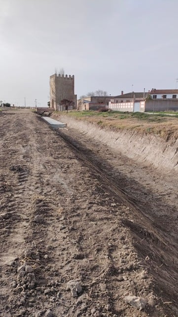 Imágenes de la obra que el Ayuntamiento de Madrigal está llevando a cabo junto a la Puerta de Arévalo de la muralla.