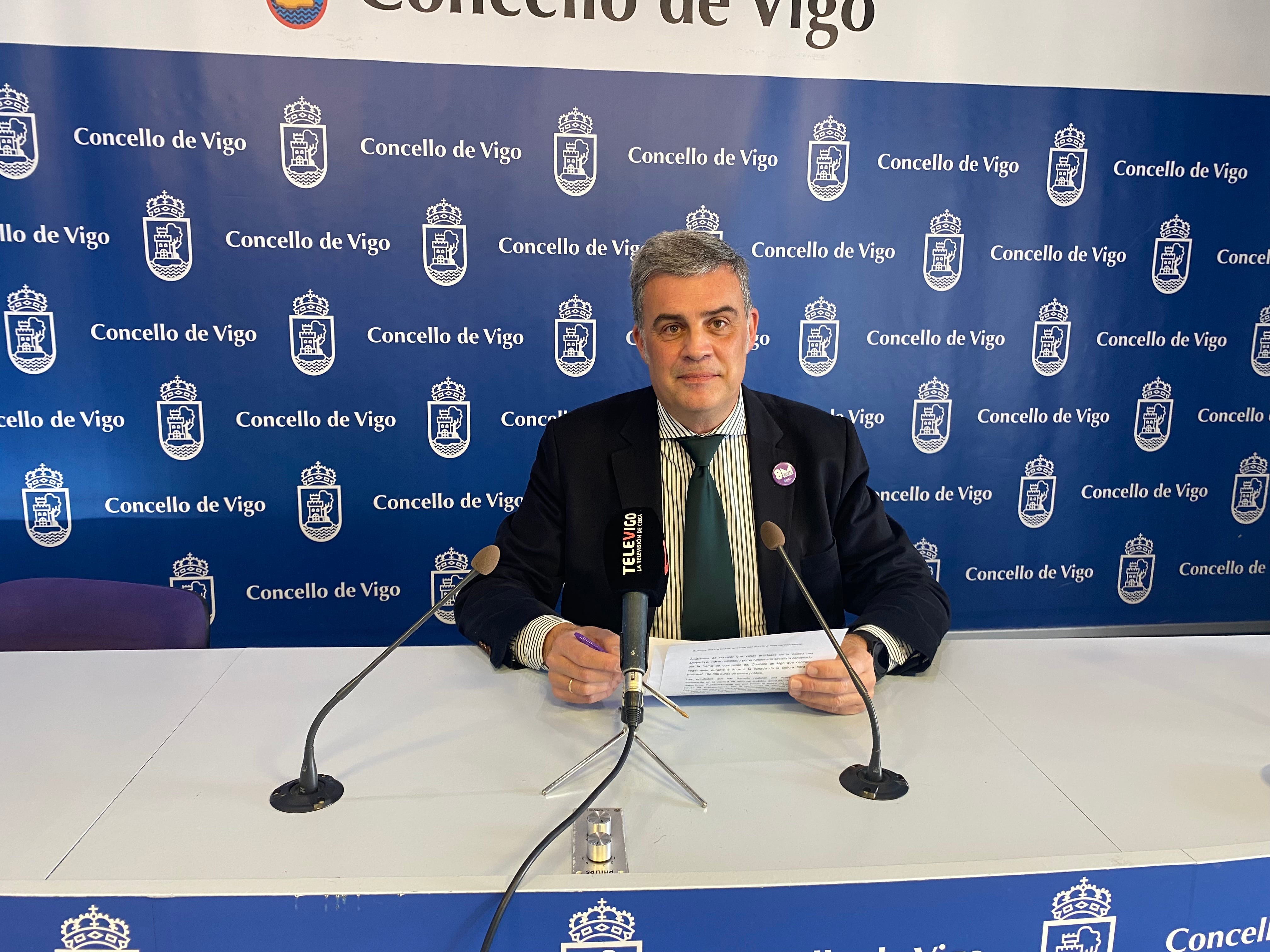 Alfonso Marnotes en rueda de prensa