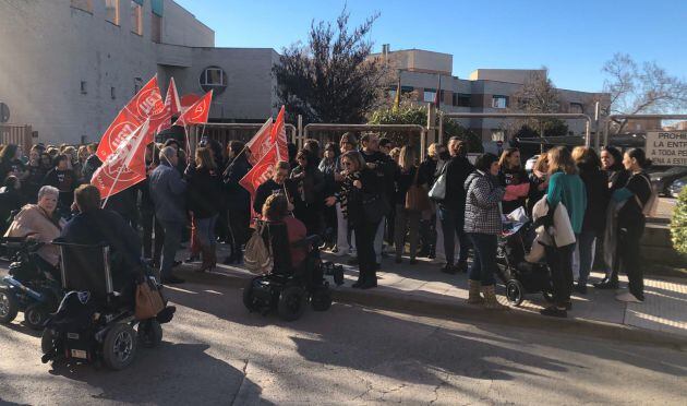 Concentración trabajadores y residentes del CAMF