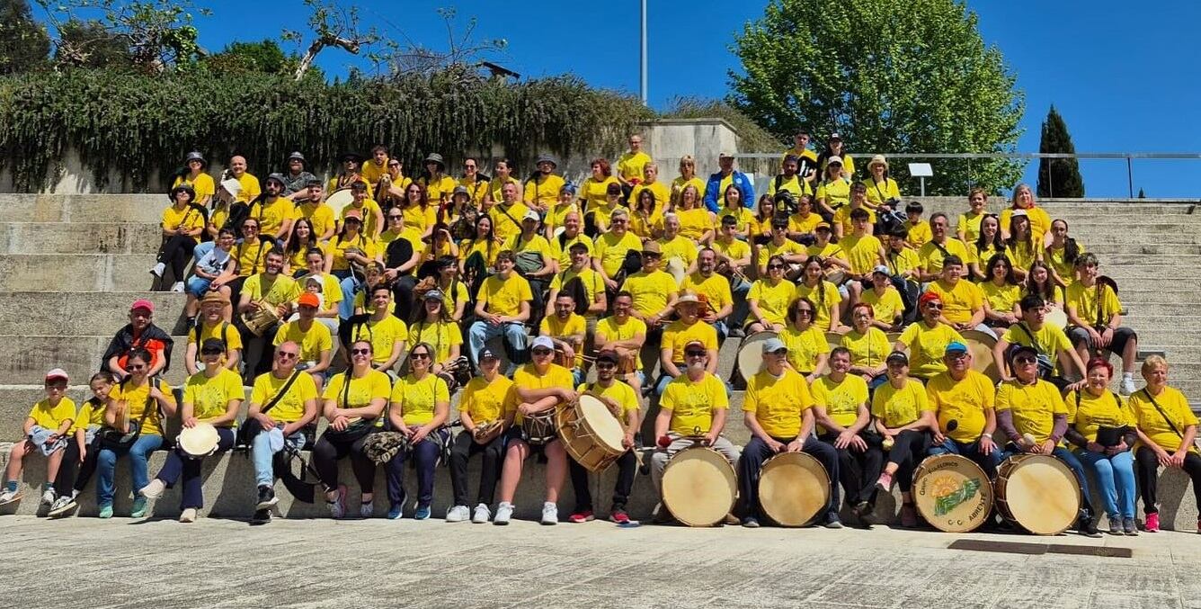 Grupos musicales participantes en el evento "Tradición en Camiño" en Mos