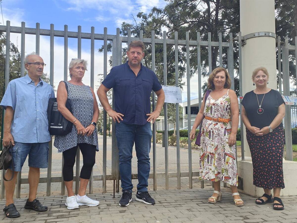 Con Málaga pide municipalizar el mantenimiento de parques y jardines por una "mala gestión privada"