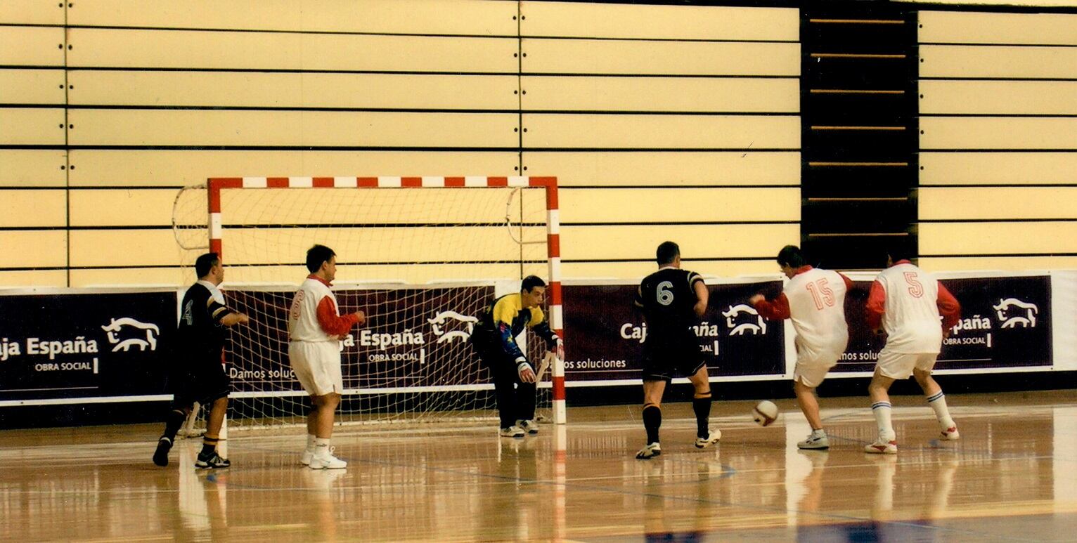 Practicante de fútbol sala con el equipo de Pronisa