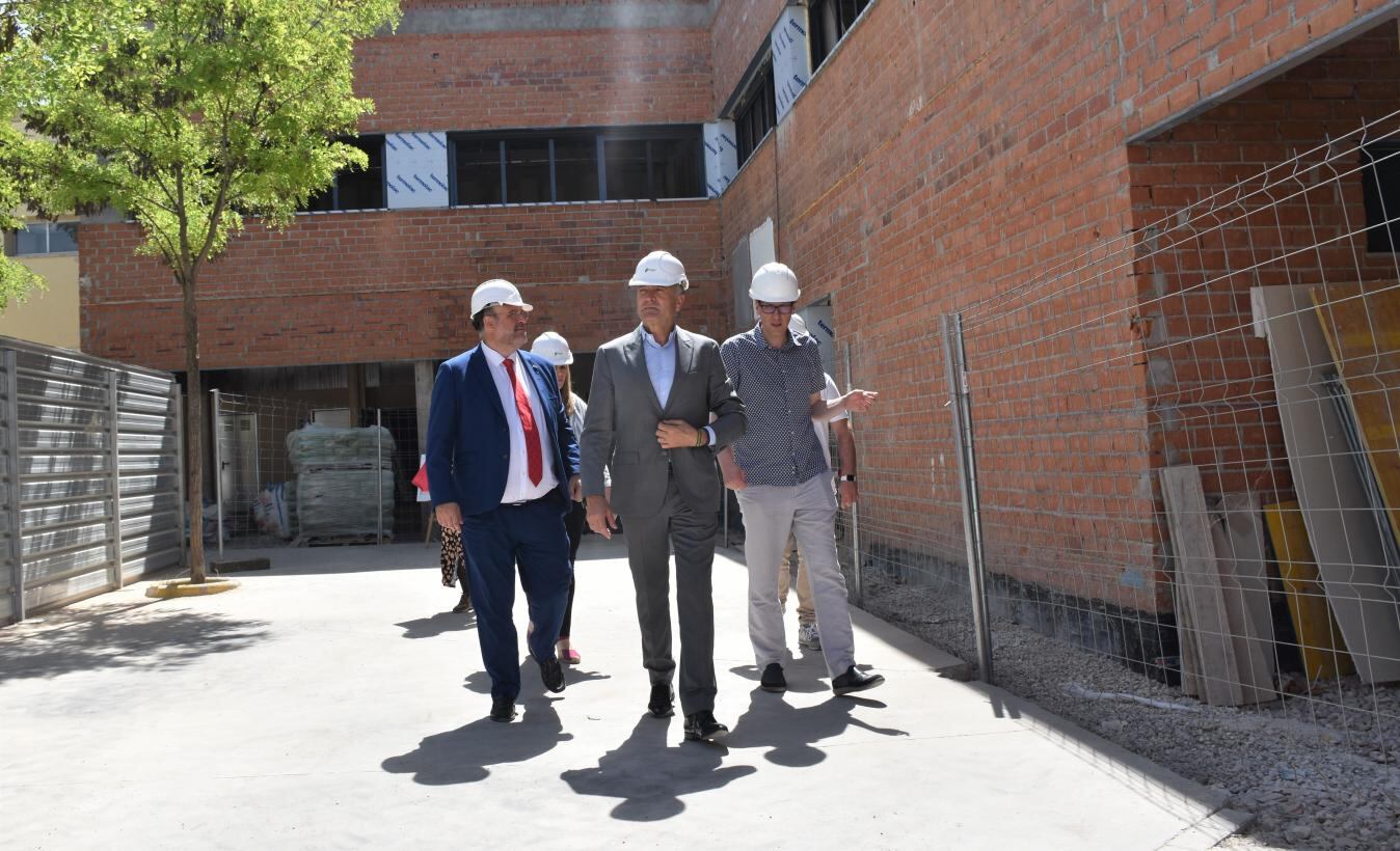 Martinez Guijarro visita las obras del IES Duque de Riánsares de Tarancón