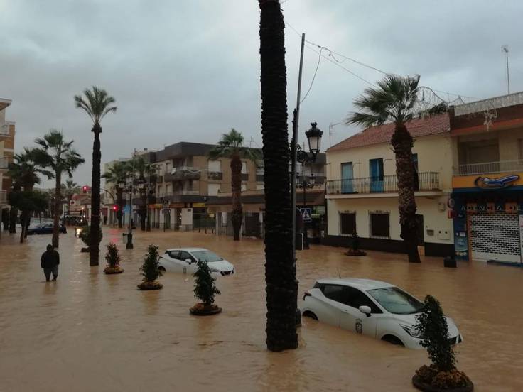 Calles anegadas por el agua tras un nuevo capítulo de lluvias en Los Alcázares en el 2019