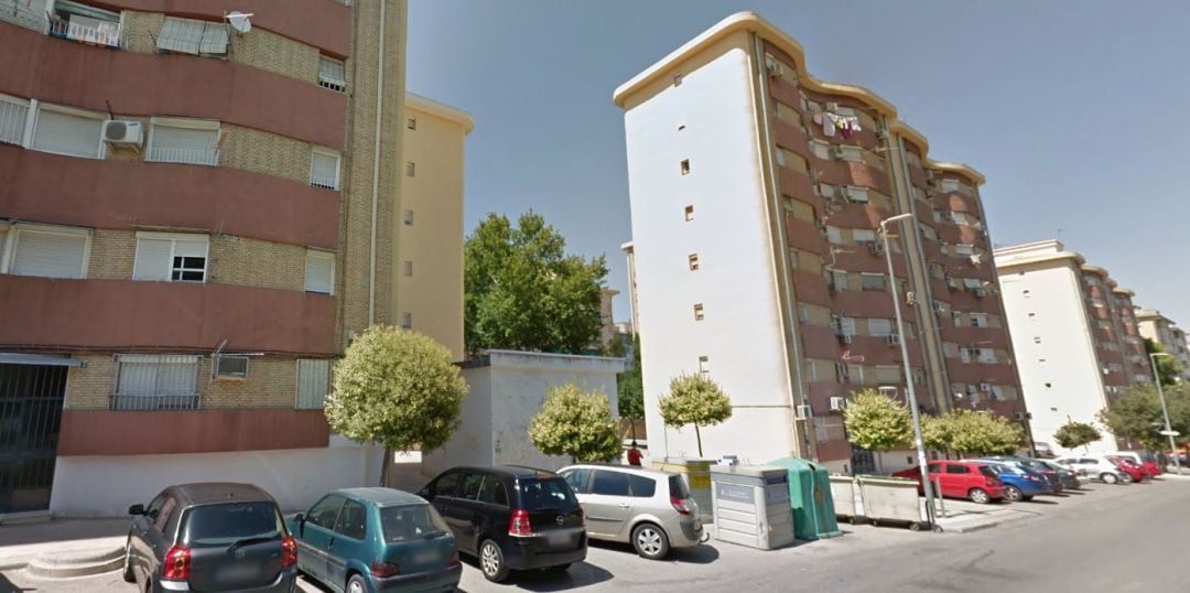 Calle Santa María del Valle, una de las principales arterias del barrio.