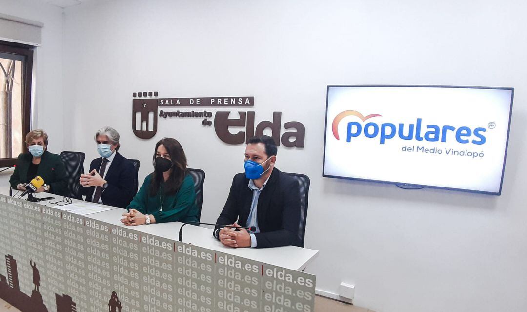 Populares en rueda de prensa en Elda