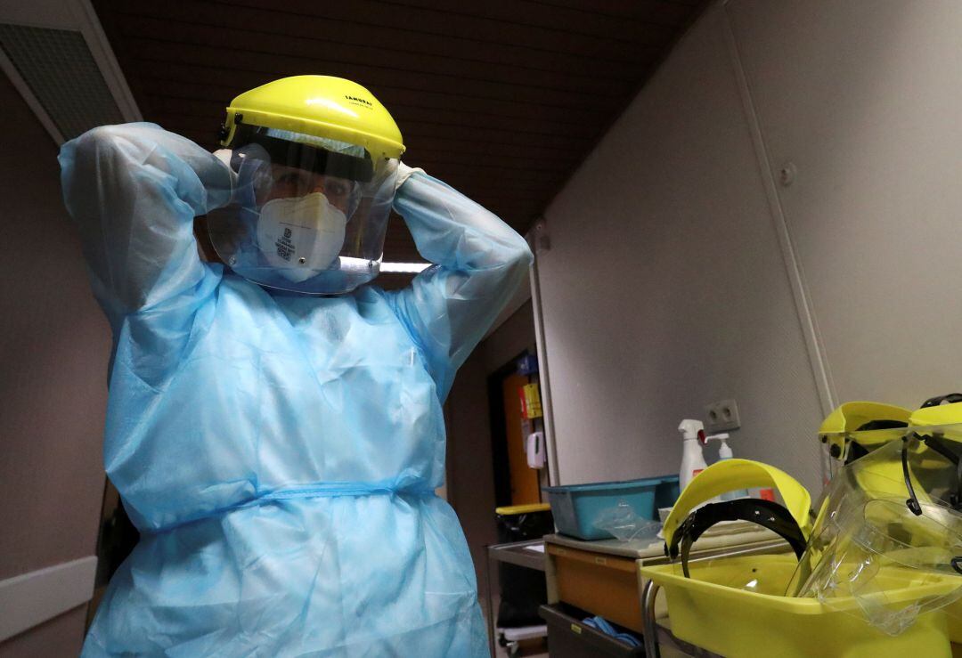 Una professional protegint-se