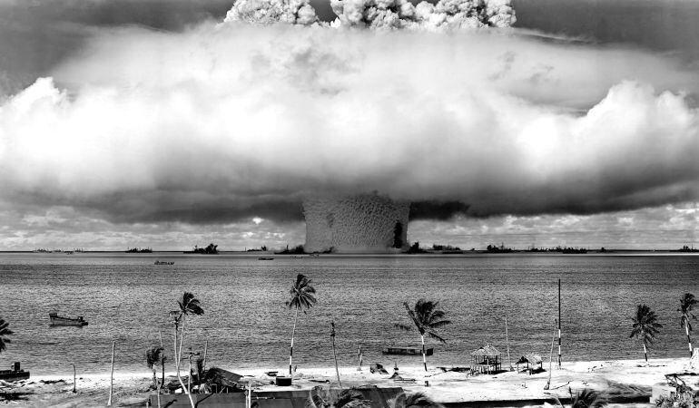 Prueba nuclear estadounidense en el atolón de Bikini (Micronesia), en 1946.