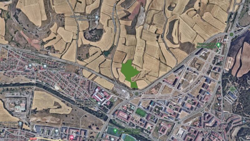 Pintado en verde el espacio elegido para la plantación de árboles este 18 de noviembre en la zona llamada Las Rebolledas