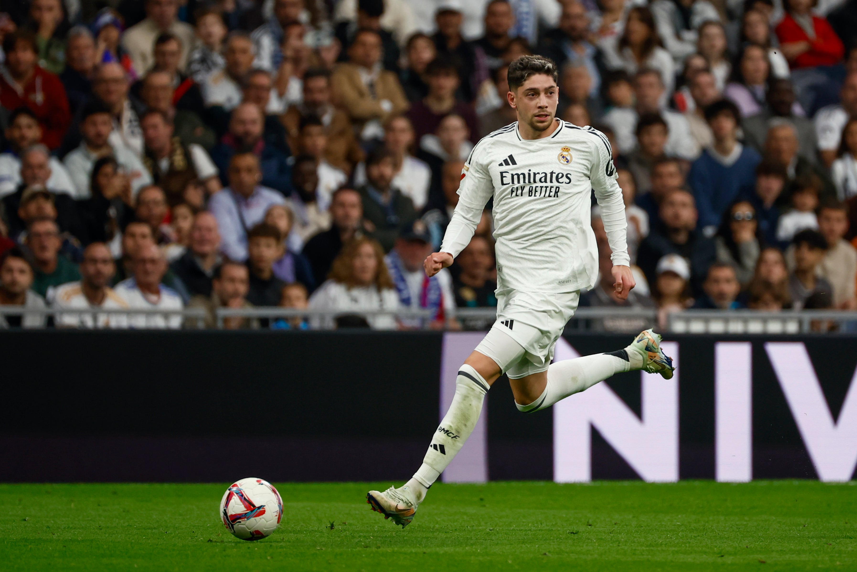 El centrocampista uruguayo del Real Madrid Fede Valverde durante el partido ante Osasuna