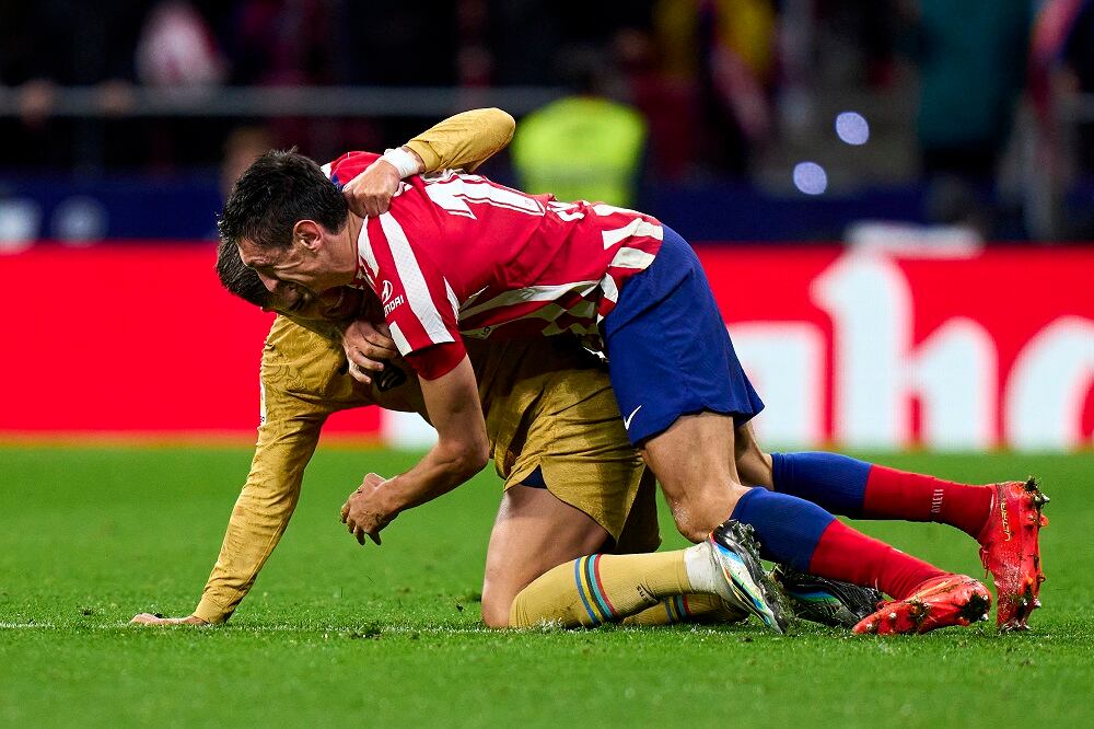 Savic y Torres, en el Atleti - Barça.