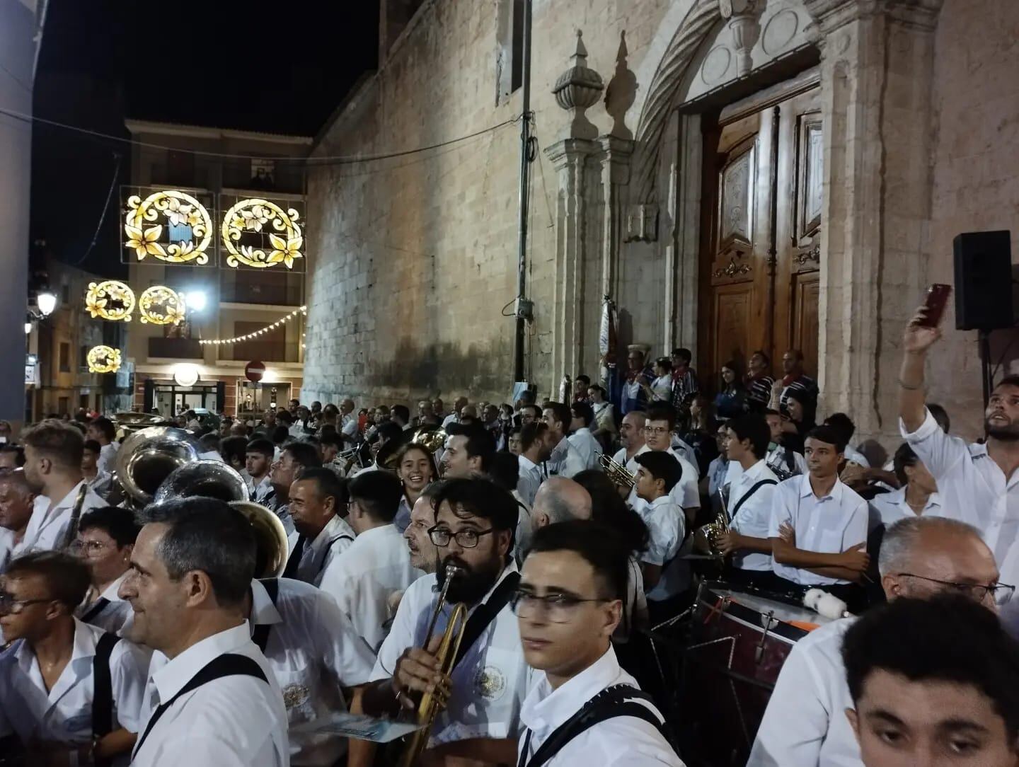 La banda, en la Plaza de Santiago