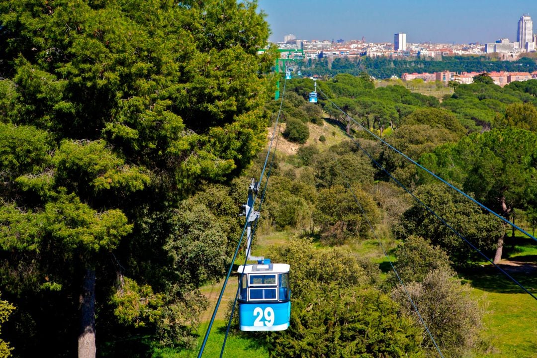 Sobrevolamos el cielo madrileño para disfrutar de uno de los lugares con mayor diversidad de fauna y flora