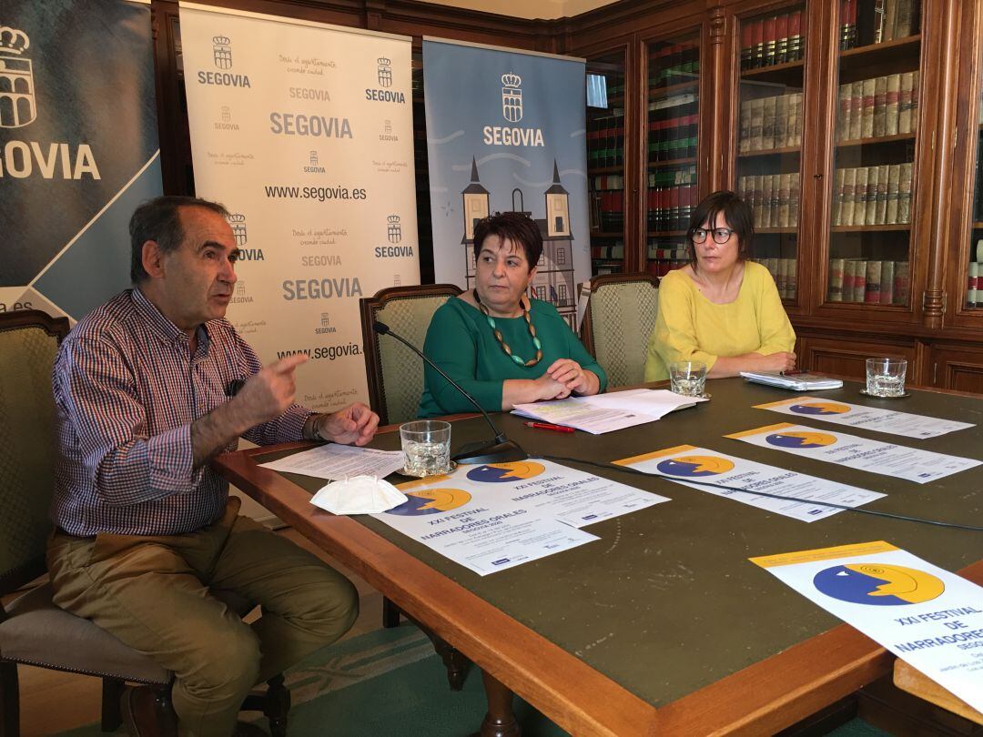 Ignacio Sanz, director del Festival, Clara Luquero, alcaldesa de Segovia y Gina Aguiar, concejala de Cultura.