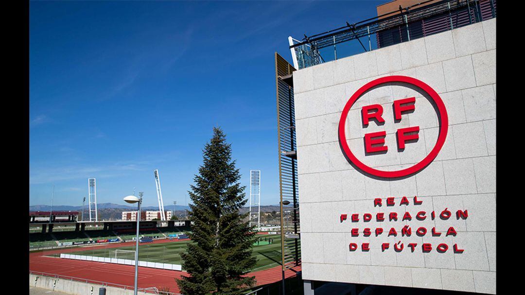 La Federación Española de Fútbol trabaja en el proyecto de la Primera División de la RFEF de cara a la próxima temporada