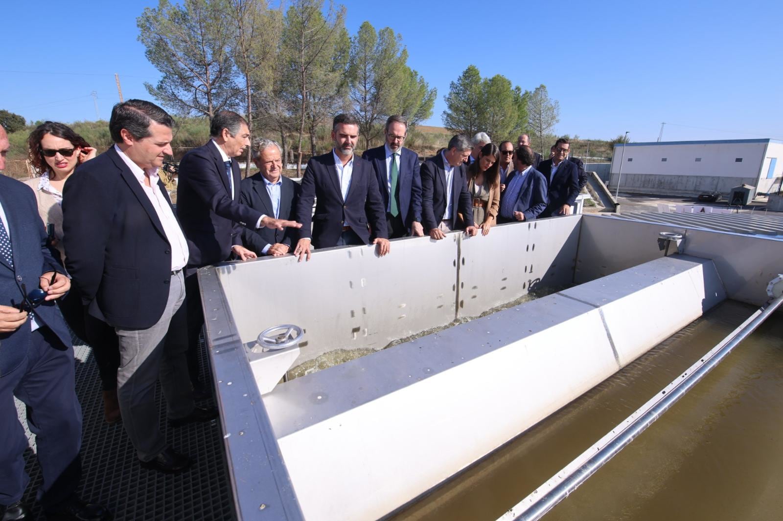 El consejero de Agricultura, Pesca, Agua y Desarrollo Rural, Ramón Fernández Pacheco, visita la ETAP de Sierra Boyera