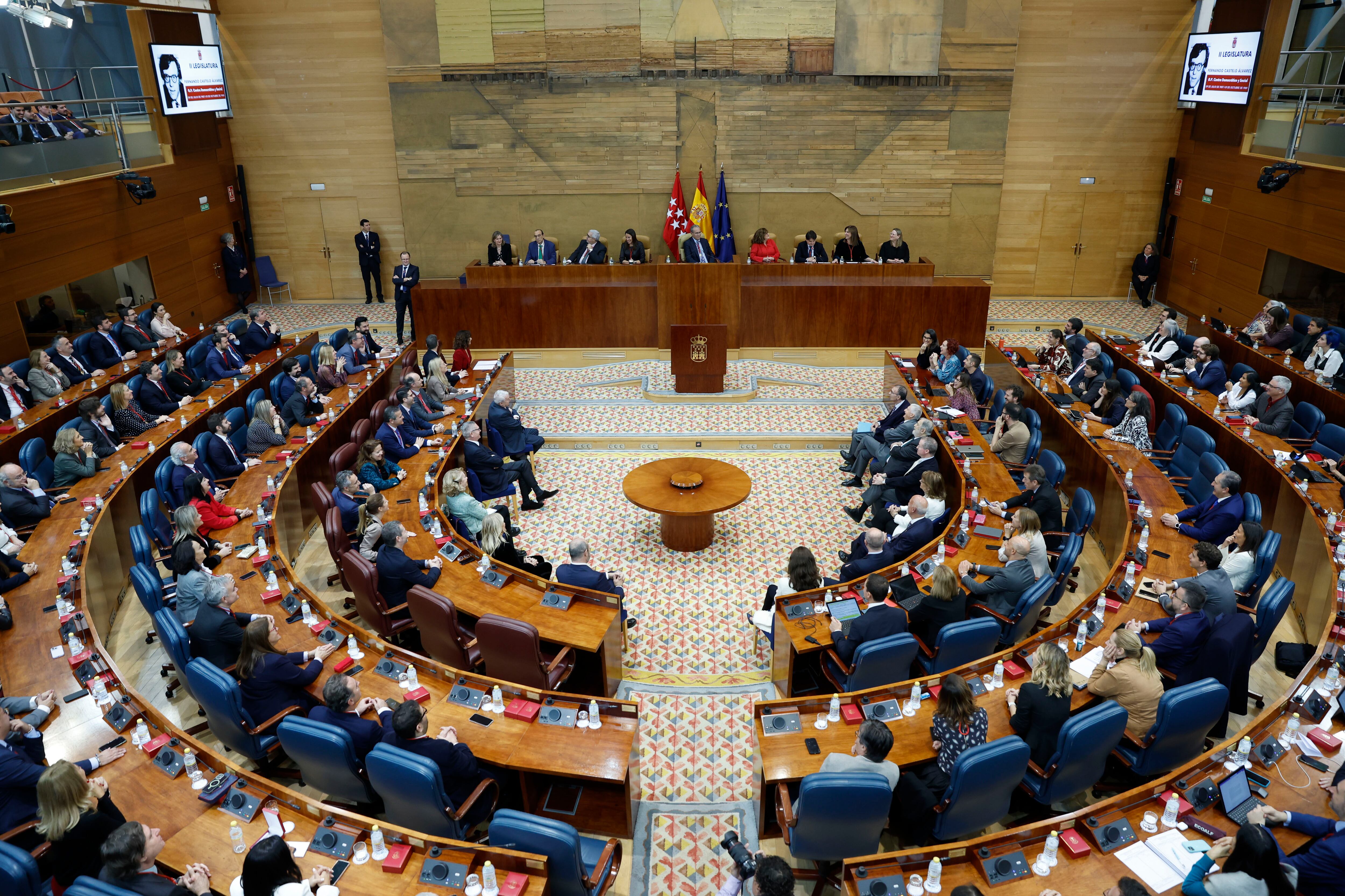 Vista general del pleno extraordinario celebrado en la Asamblea de Madrid para conmemorar su 40º aniversario