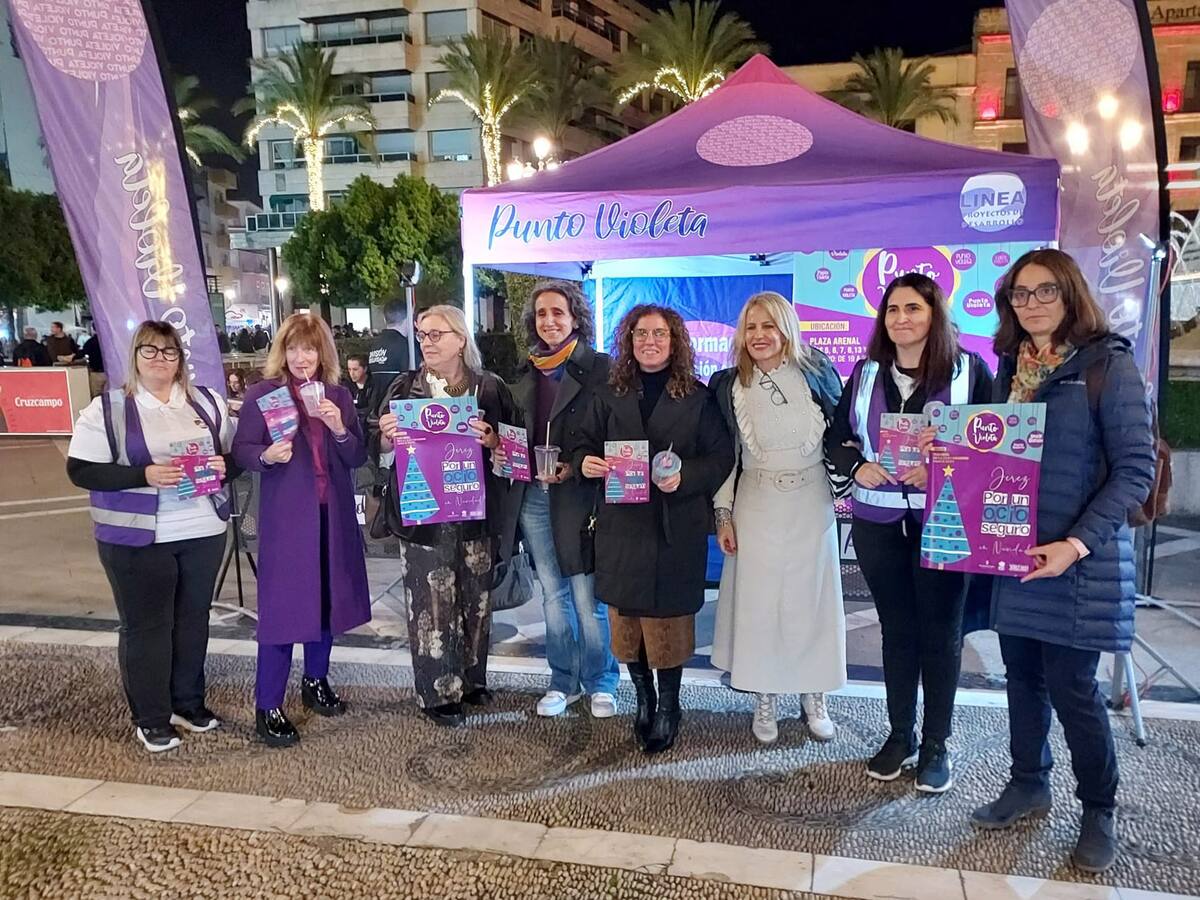 El Punto Violeta establecido durante las zambombas atiende a más de 1.000 personas desde el asesoramiento y la sensibilización contra la violencia de género y a favor de un ocio seguro